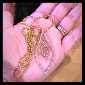 Yellow gold diamond pendant